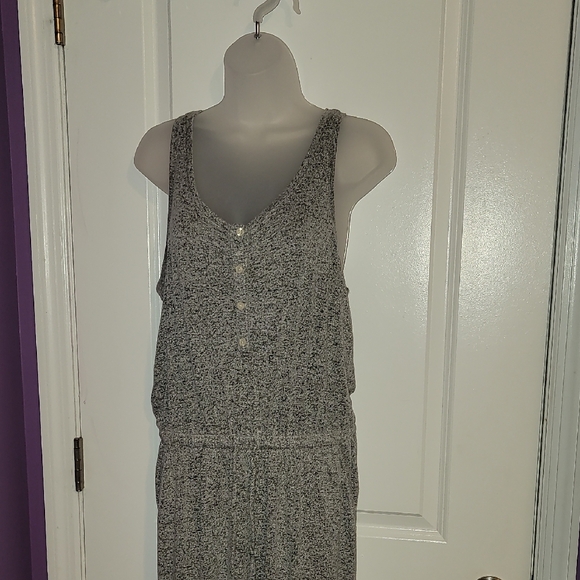 Old Navy Gray Jumpsuit with Scoop Neckline and Tapered Legs - Picture 3 of 9